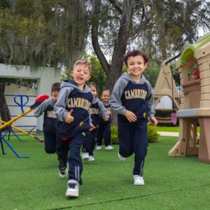 ¿Cómo Elegir el Mejor Colegio Bilingüe en Bogotá? Una Guía Esencial para Padres
